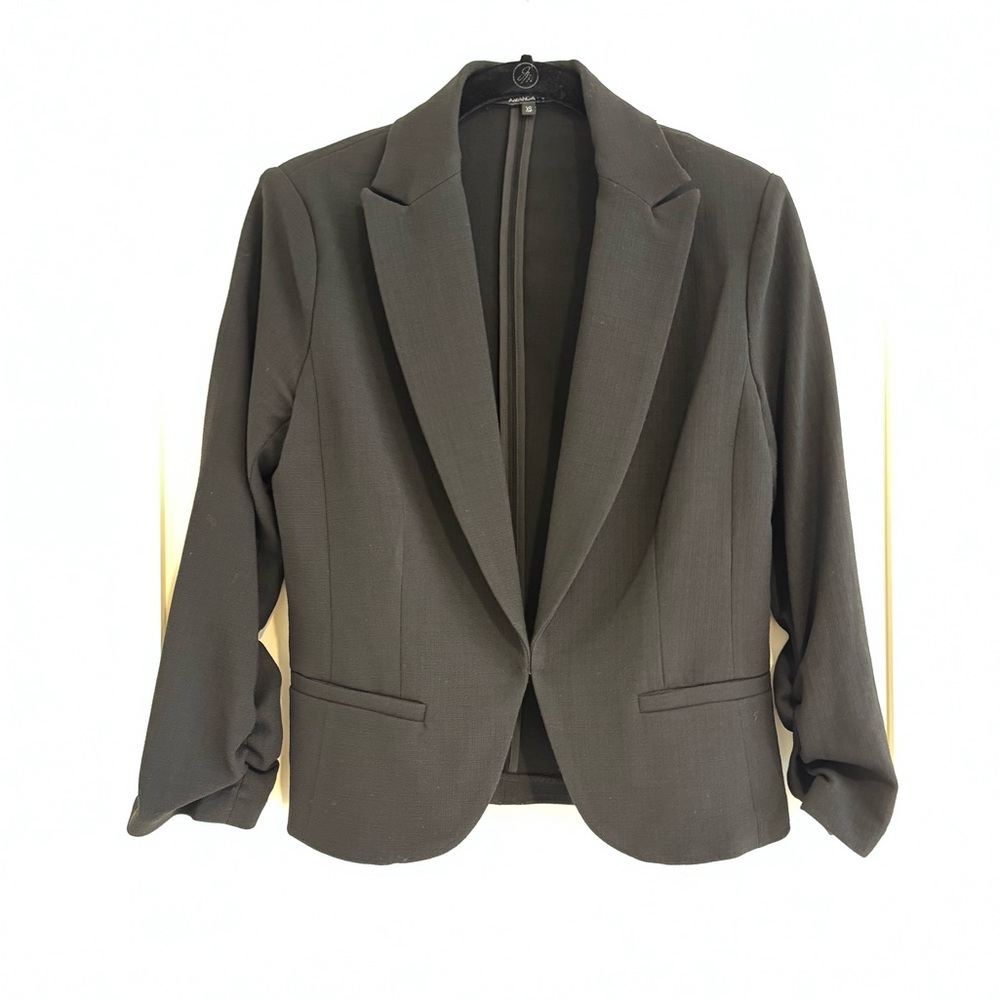 Amanda & Chelsea Black Scrunch Sleeve Blazer